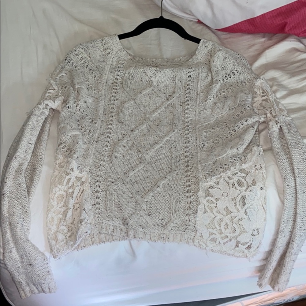 Gently worn women’s sweatshirt